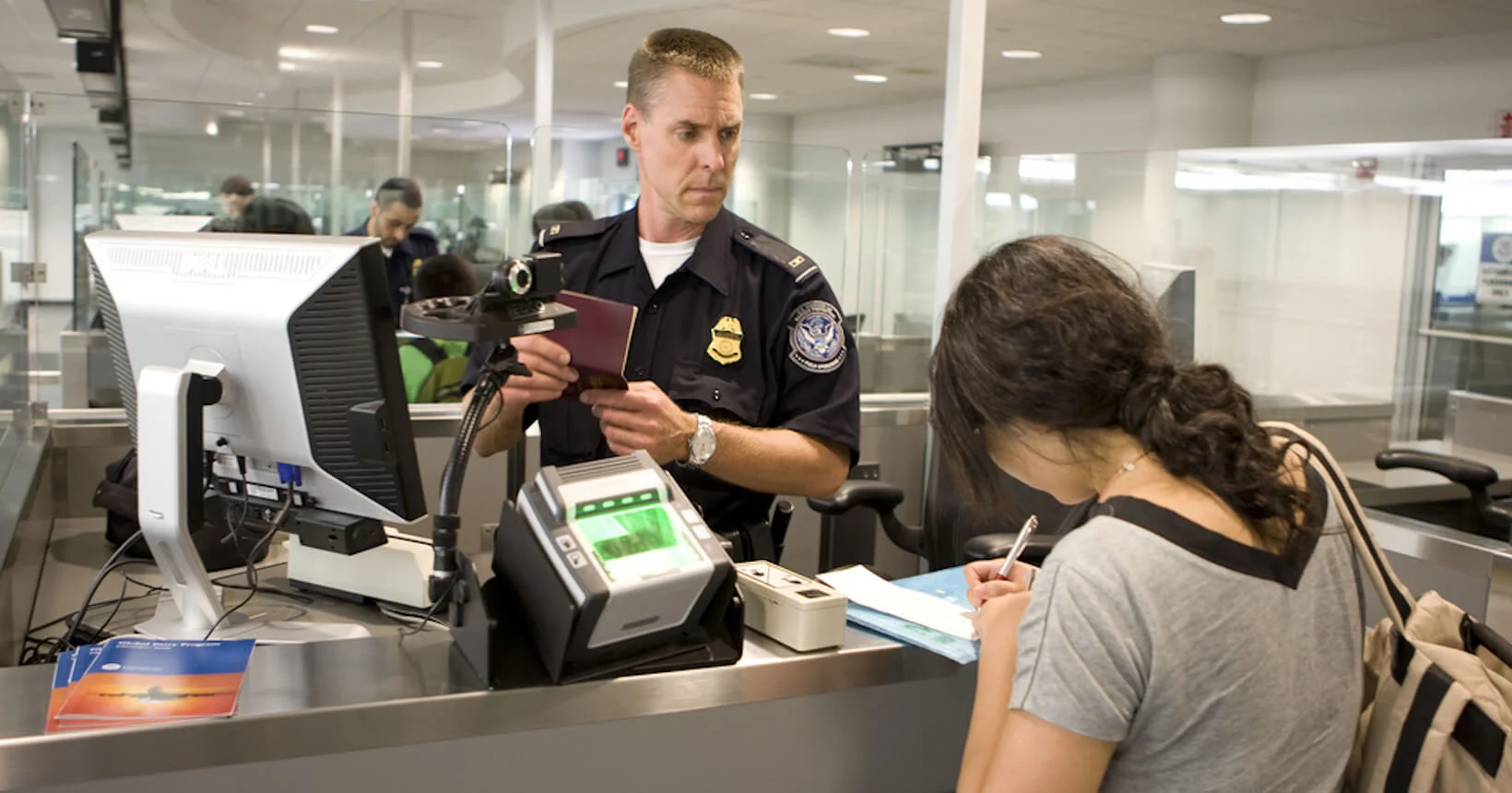 Imigração ilegal: Diferenças entre Deportação, Expulsão e Extradição