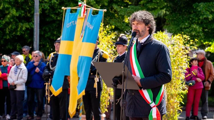 Prefeito Damiano: Propõe concessão após 5 anos de Residência