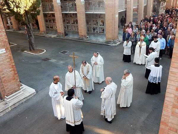 1º de Novembro na Itália: Um Feriado de União, Celebração e Tradições