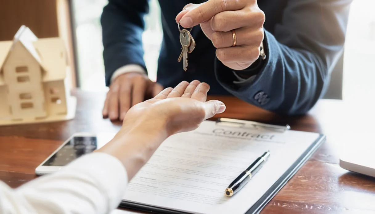 Residência na Itália: É Possível Fixar Residência Apenas Alugando um Quarto?