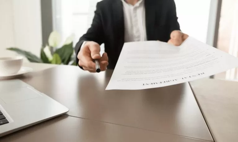 Aluguel Ilegal e Evasão Fiscal: O Alvo do Setor Imobiliário na Itália