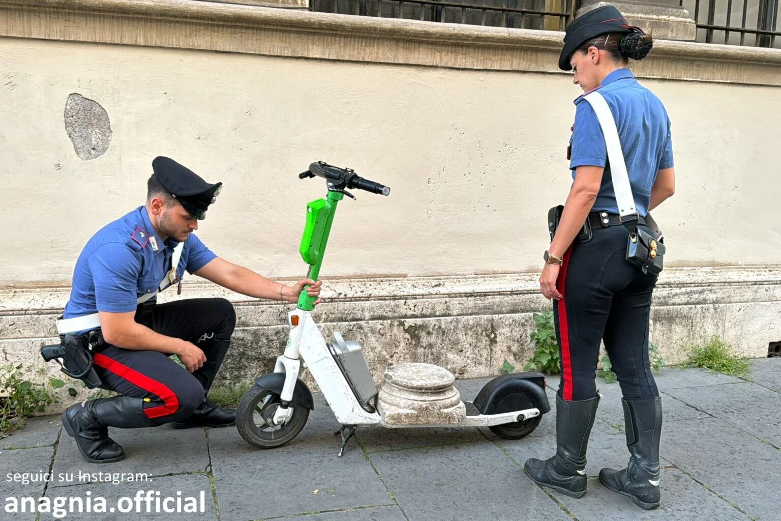 Turista Alemão é Detido em Roma com Artefato Histórico em Scooter