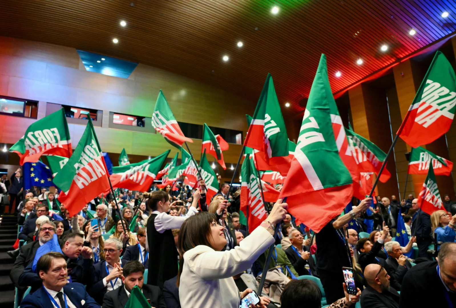 Por Que a Proposta do Ius Scholae da Forza Italia Pode Não Avançar no Parlamento