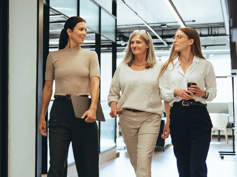 Mulheres Graduadas e Jovens Trabalhadores: A nova força que está mudando a Itália