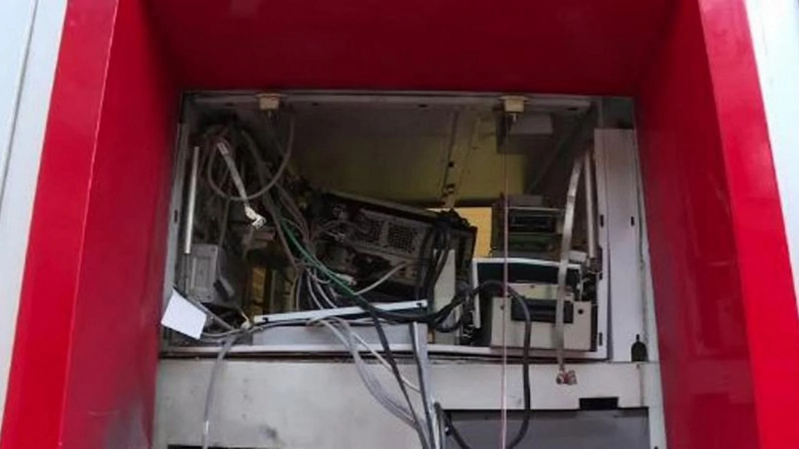 Explosão destrói caixa eletrônico do Unicredit em Druento durante a madrugada