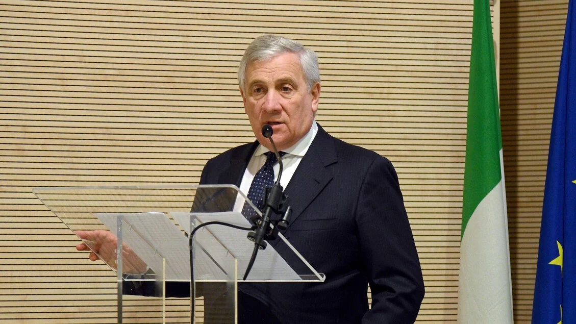 Tajani minimiza atritos na Lega e afirma que a manovra será aprovada dentro do prazo