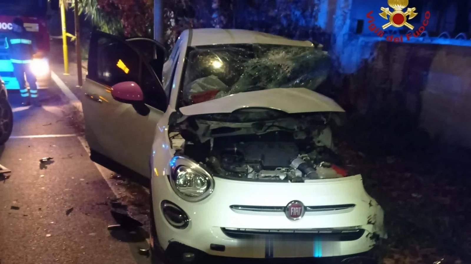 Ostia: Colisão frontal entre ônibus Atac e Fiat 500 mata jovem de 27 anos; amiga e motorista ficam feridos