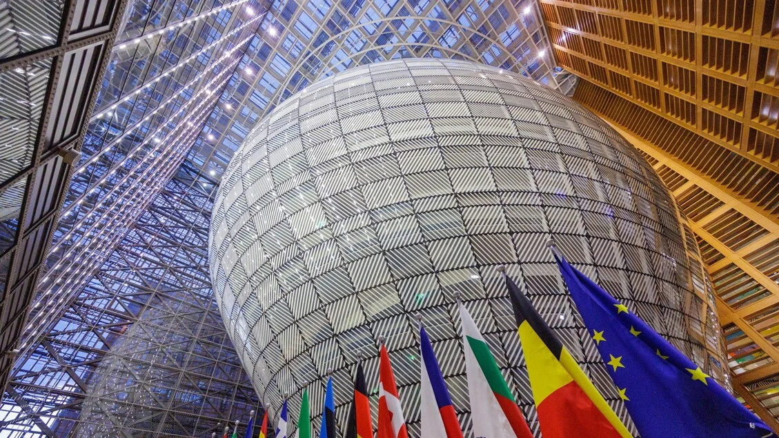 UE mantém contato com Kiev, mas de Moscou não chegam sinais de paz