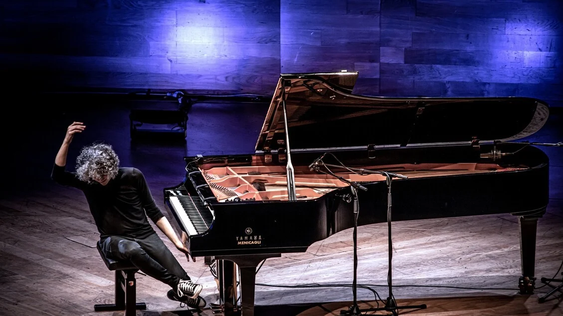 Giovanni Allevi inicia o Piano Solo Tour 2025/26 com pré-estreia em Roma