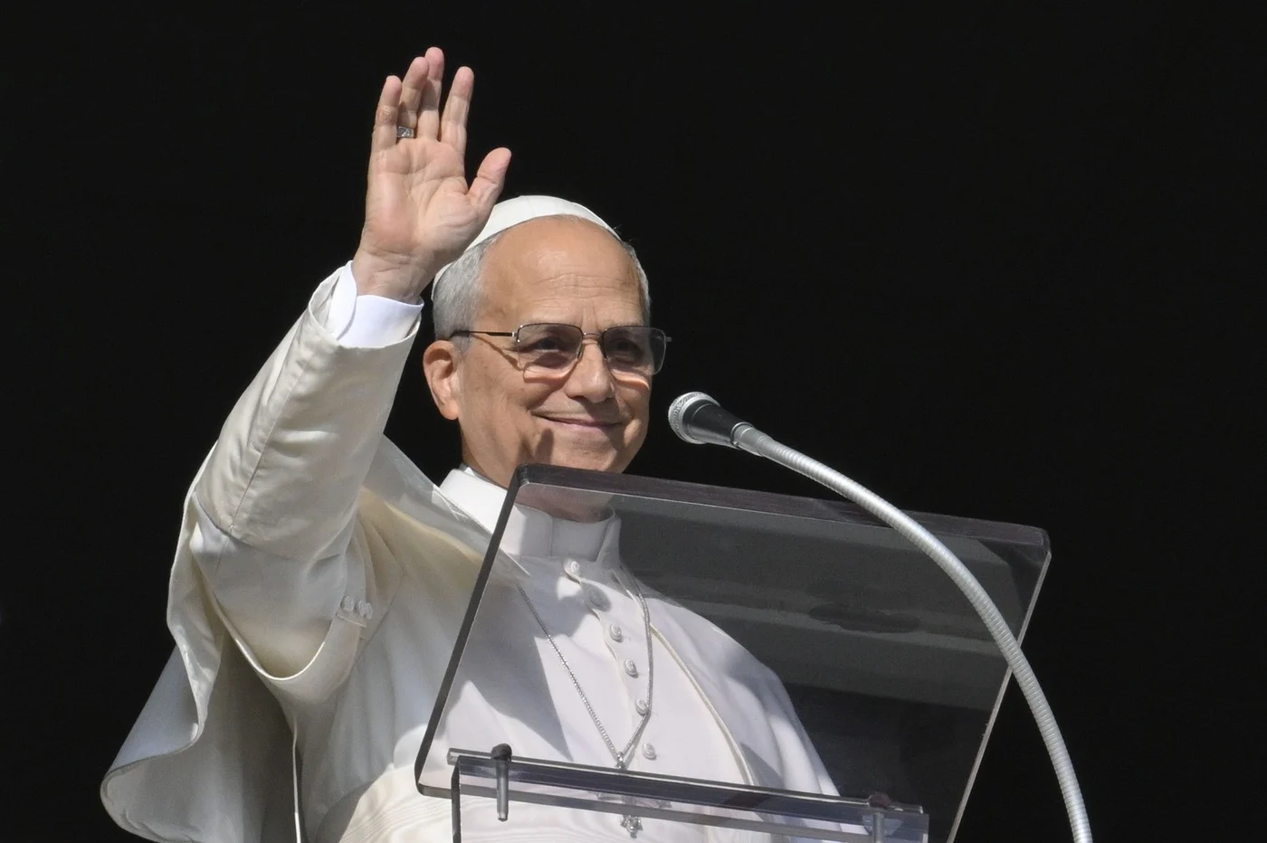 Papa Leone no Angelus: quem crê na paz hoje é ridicularizado e excluído do debate público