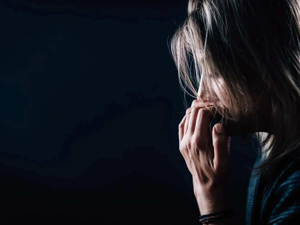 Nictofobia: quando a noite vira gatilho da ansiedade e como tratar