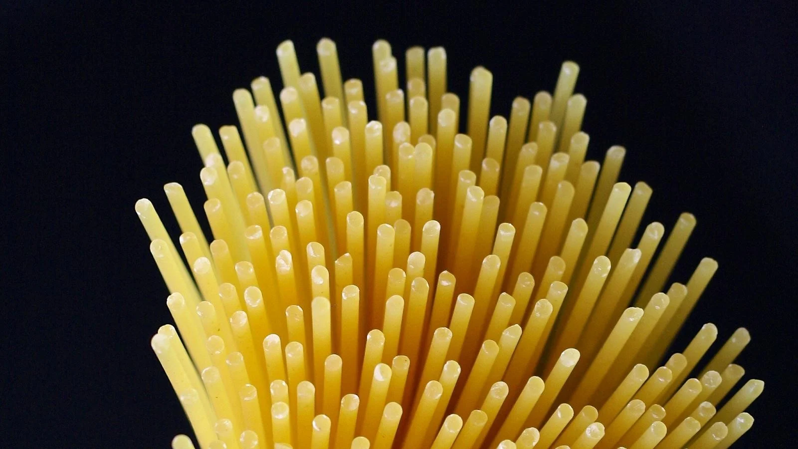 EUA reduzem drasticamente os dazi sobre a pasta italiana; governo adia aumentos de tarifas sobre móveis