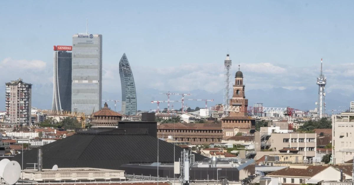 Milão negocia com construtoras para regularizar obras após investigação sobre SCIA e €130 milhões em encargos pendentes