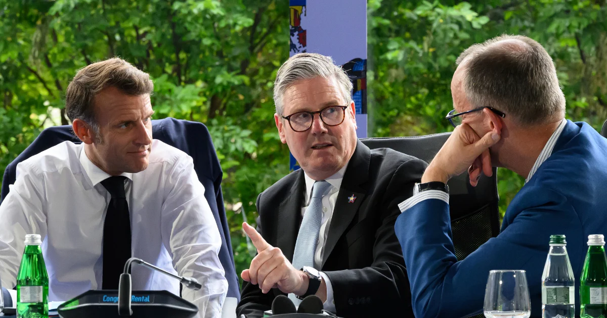 OTAN deve reforçar presença no Ártico para dissuadir a Rússia, afirmam Starmer, Macron e Merz