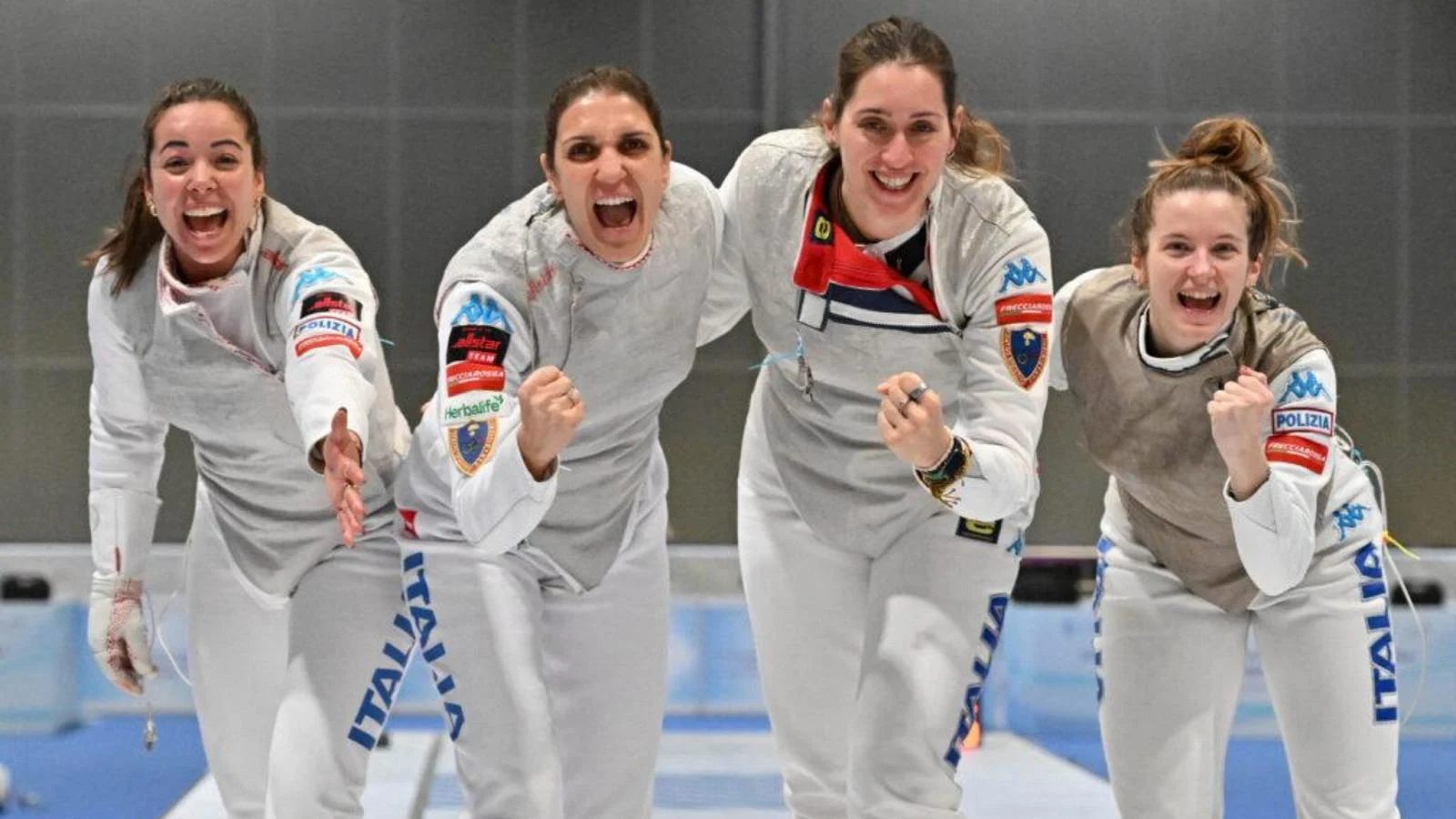 Fioretto feminino conquista terceiro ouro consecutivo em Hong Kong