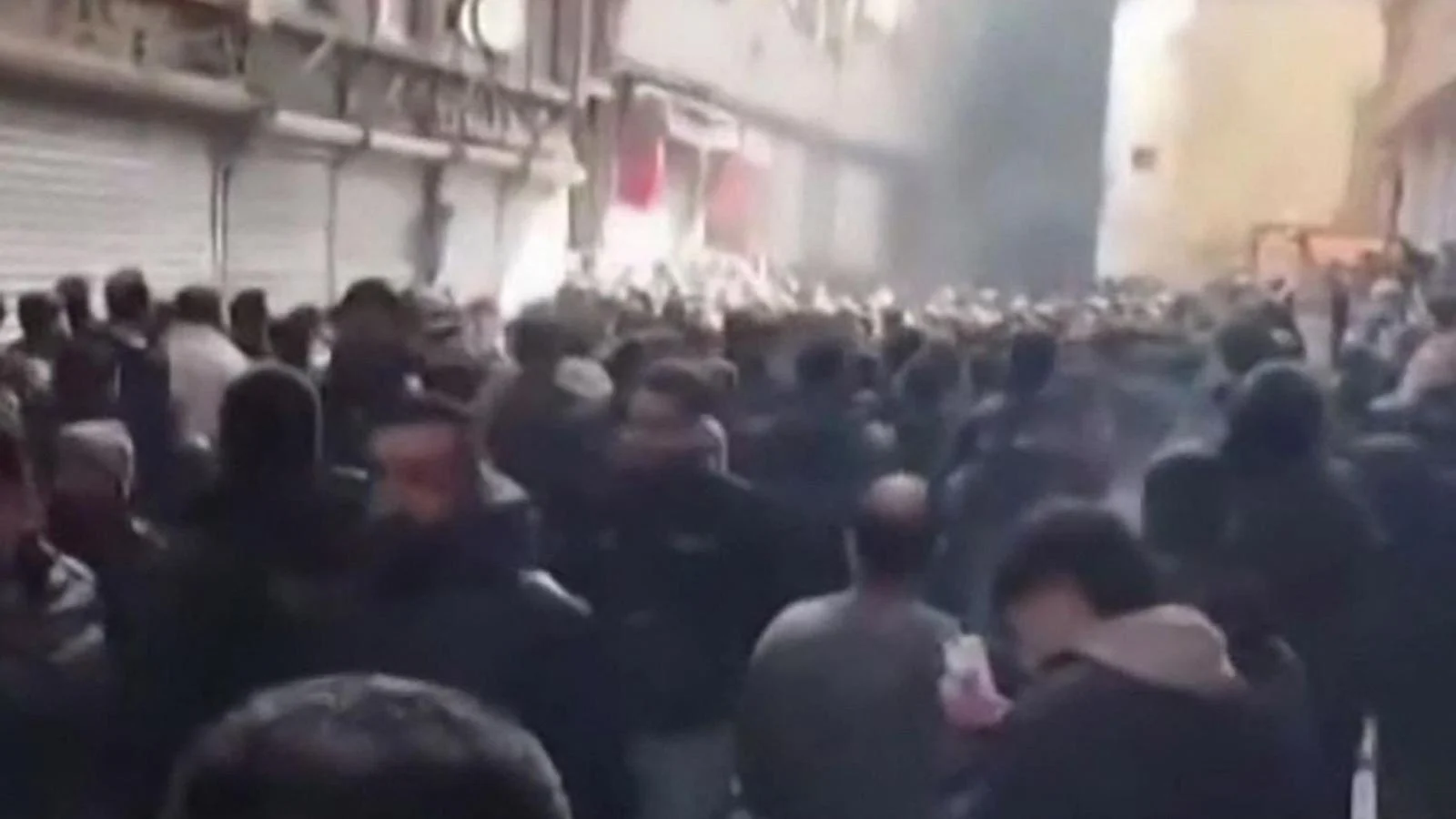 Irã: repressão calculada e o risco real de colapso — o tabuleiro estratégico em mutação