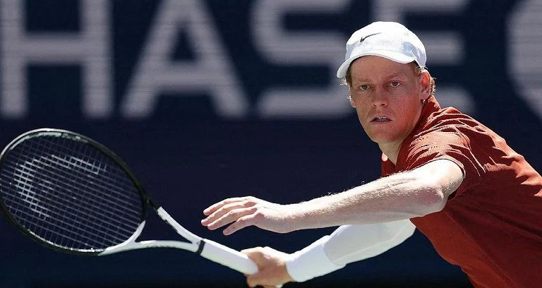 Sinner, la grande attesa ed il destino di un numero uno: lo stress, l'anno difficile, la grinta — rainews.it