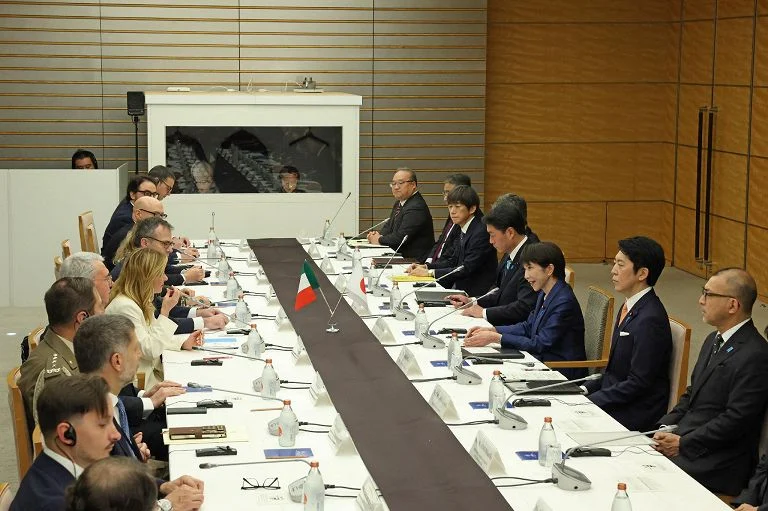 Meloni incontra Takaichi: "Impegno a tutelare l’ordine internazionale basato sullo Stato di diritto" — rainews.it