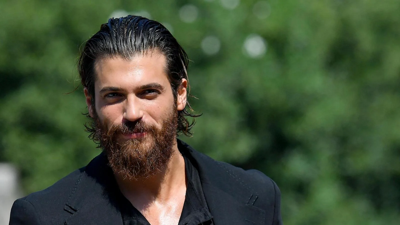 Can Yaman: do estrelato das soap ao protagonismo em 'Sandokan' — quem é o ator turco no centro de uma investigação