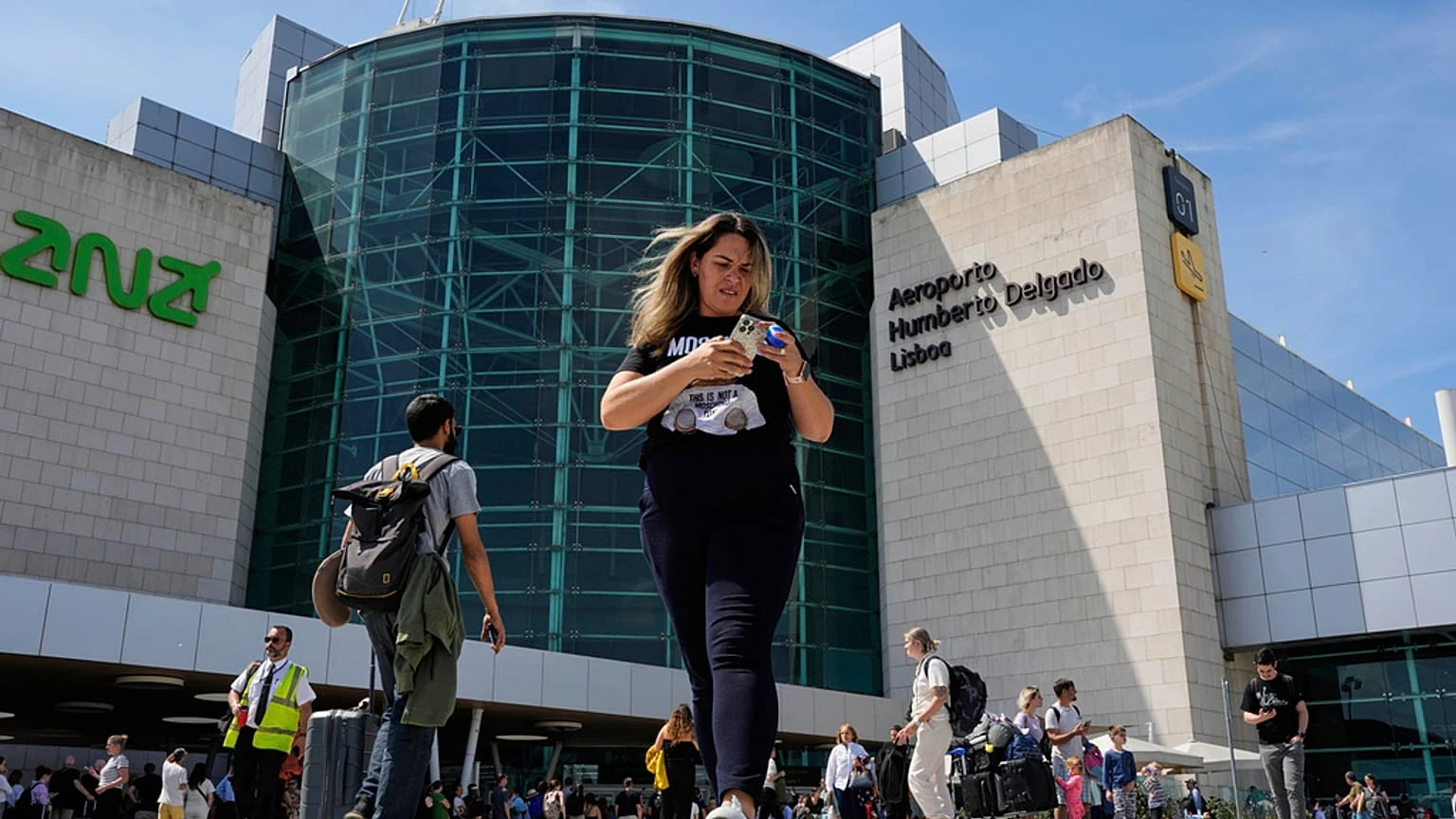 Aeroporto de Lisboa recebe 24 militares da GNR para reduzir filas nas chegadas