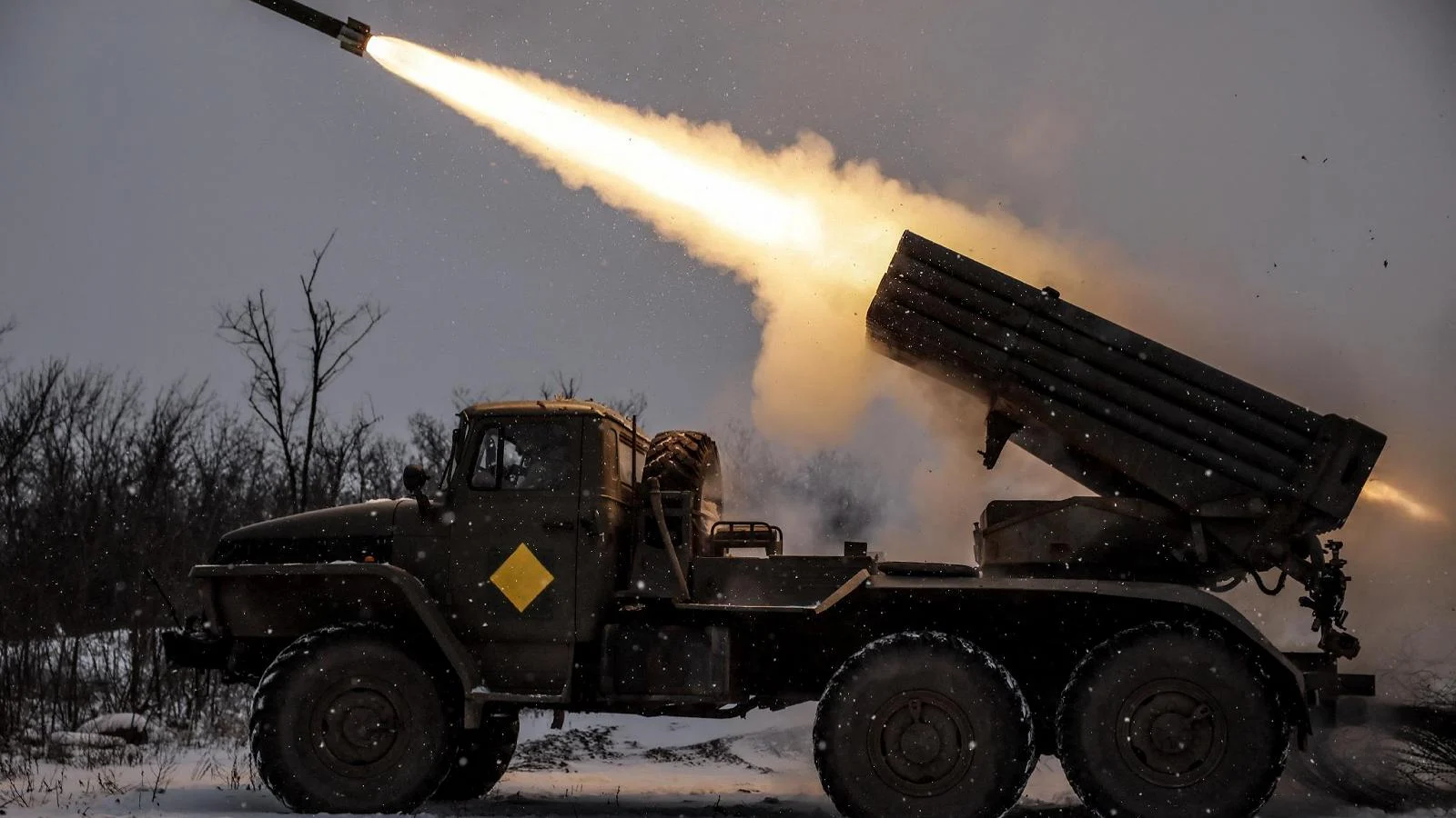 Zelensky alerta que Moscou mira nas centrais nucleares enquanto infraestrutura ucraniana é atacada