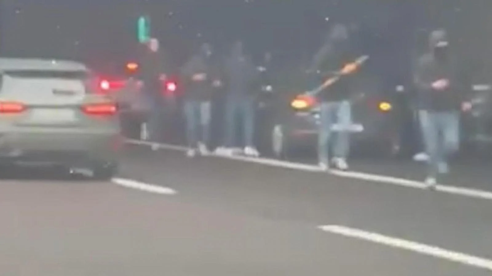 Guerrilha na A1 entre ultras da Roma e da Fiorentina deixa danos e investigações em curso