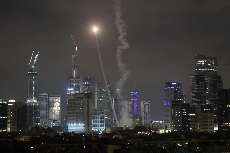 Ecco il Golden Dome di Trump, l'enorme scudo spaziale antimissile per proteggere l'America — rainews.it