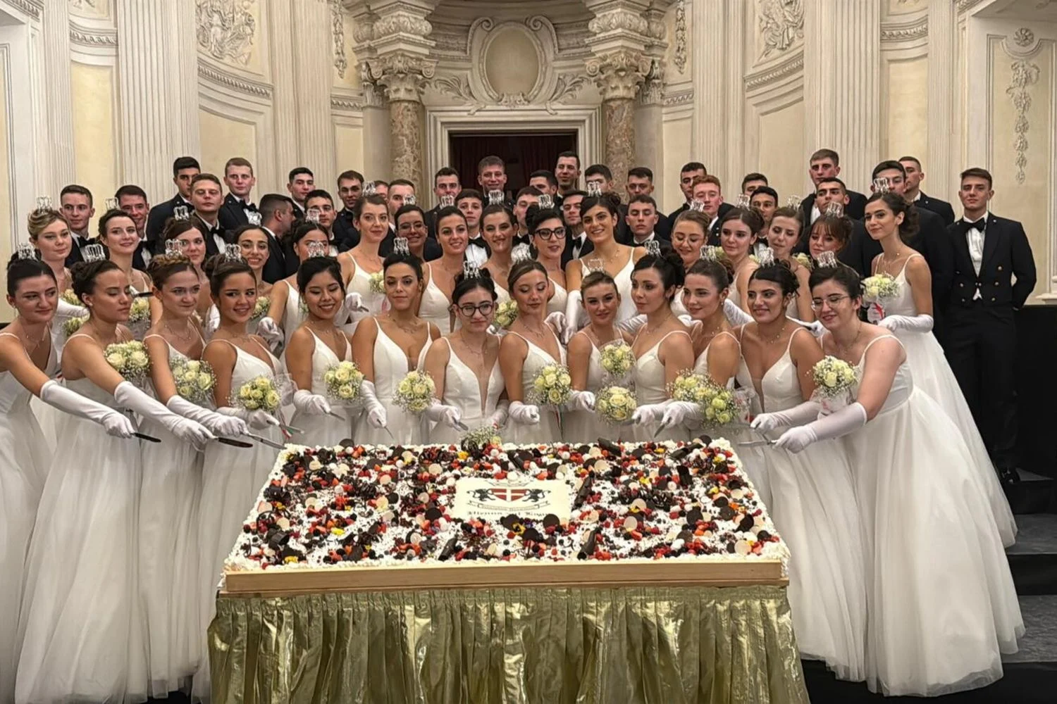 Gran Ballo na Reggia di Venaria ilumina combate à violência contra as mulheres