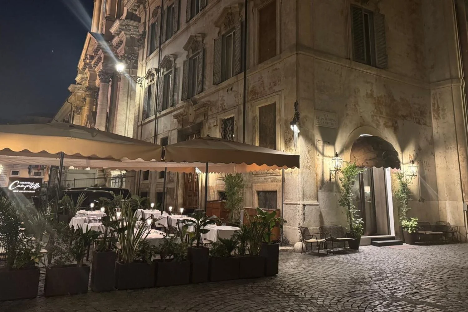 Tribuna Campitelli: a cozinha romana que ilumina um palazzo do século XVI