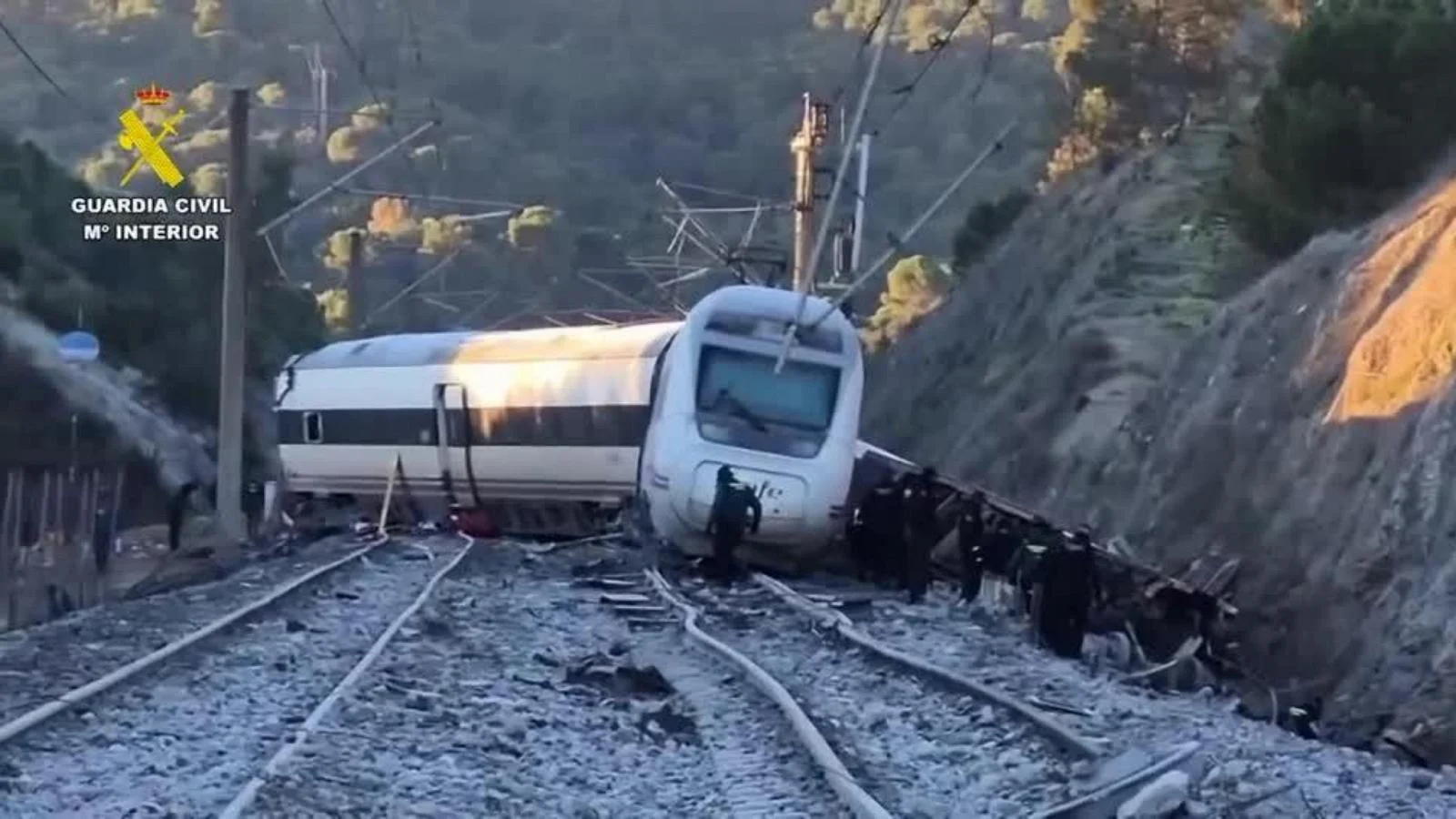 Descarrilamento na Andaluzia: 39 mortos e mais de 150 feridos em colisão entre trens de alta velocidade