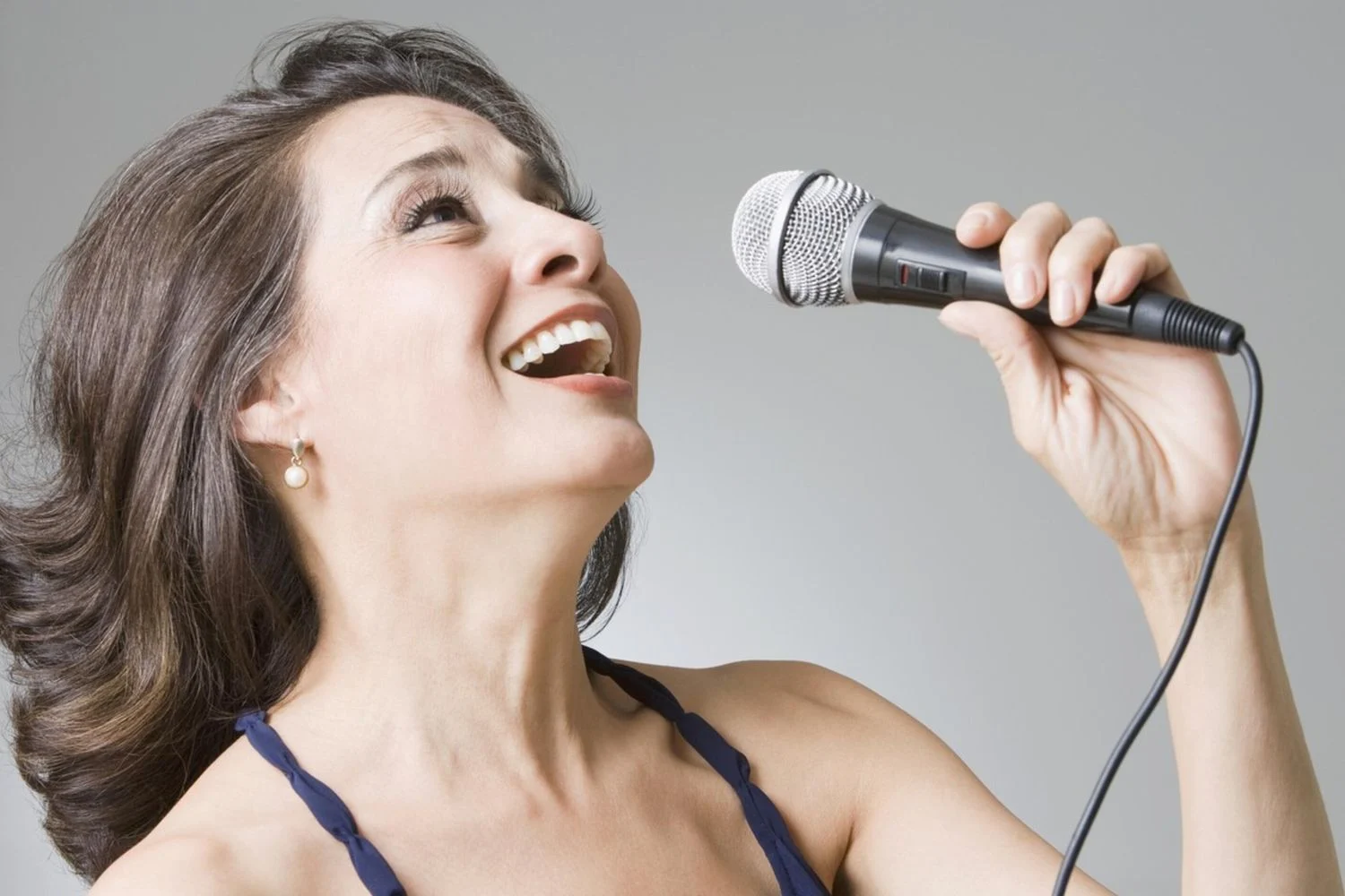 Como o tom de voz redesenha a imagem mental de um rosto, diz estudo da Milano-Bicocca