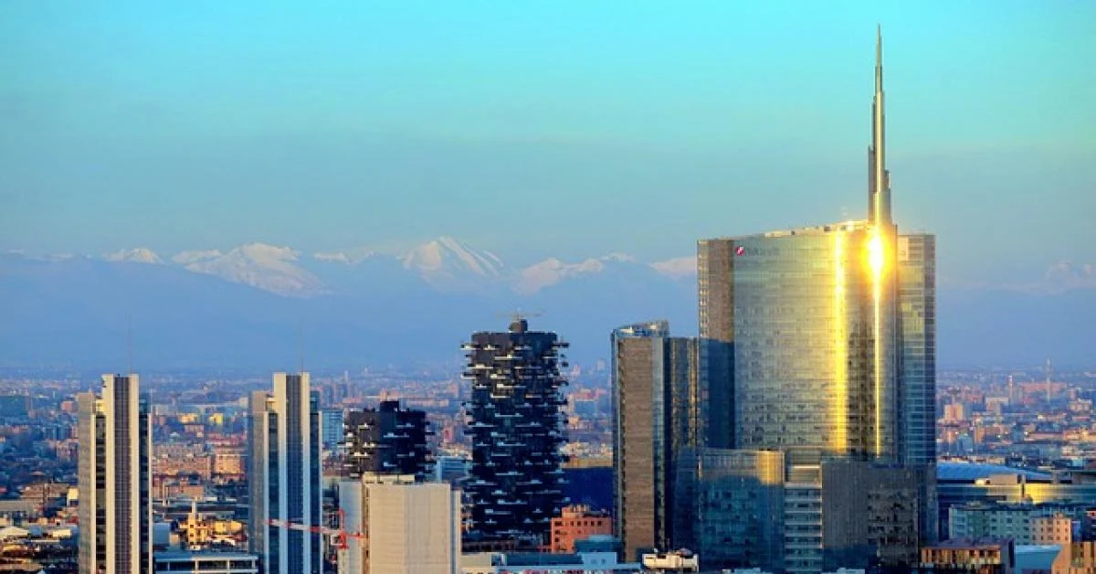 Milão atrai milionários, mas permanece uma capital global sem representação política