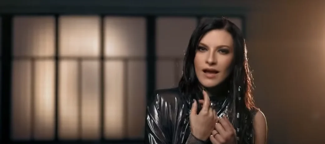 Laura Pausini e a cover de 'Due Vite': por que os fandoms explodiram nas redes
