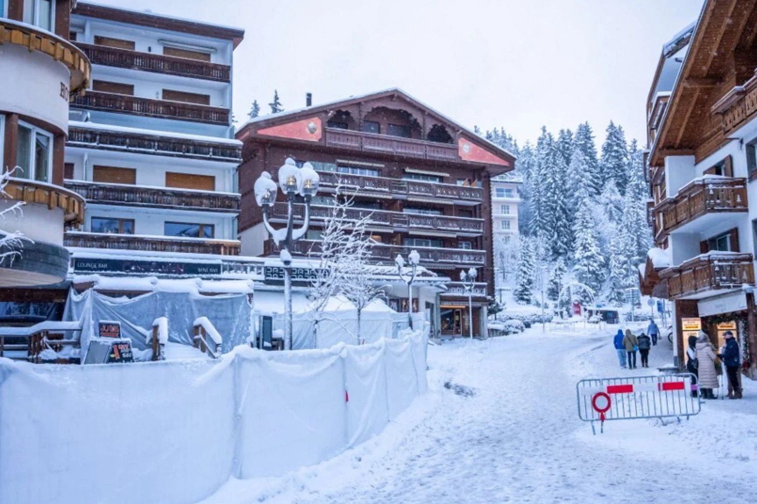 Advogado critica autópsias ‘superficiais’ em Crans‑Montana após morte de Chiara Costanzo