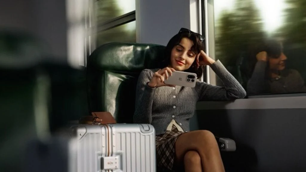 OnePlus 15, il nuovo top di gamma che alza l’asticella, tra potenza e intelligenza artificiale — agi.it