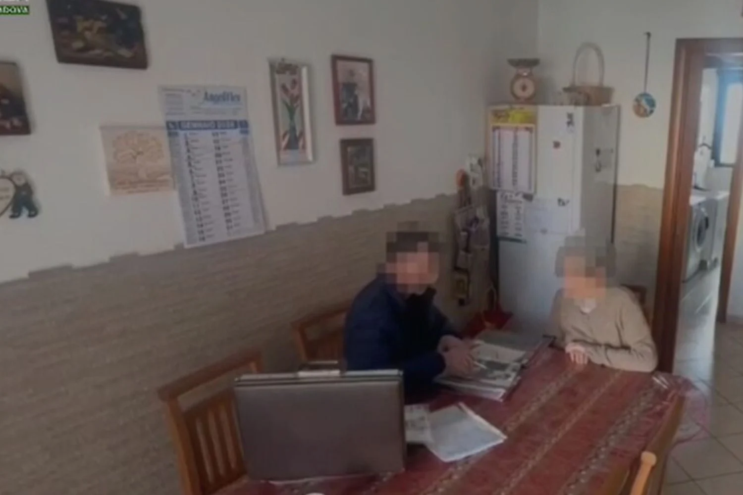 Operação em Pádua desmonta quadrilha de vendas porta a porta que lesou mais de 1.200 idosos