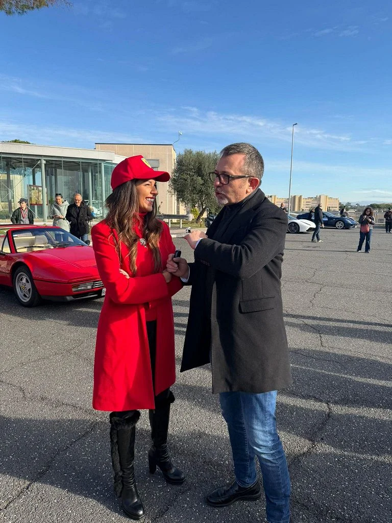 Roma si tinge di rosso Ferrari: il Christmas Day accende cuori, legalità e sorrisi — rainews.it