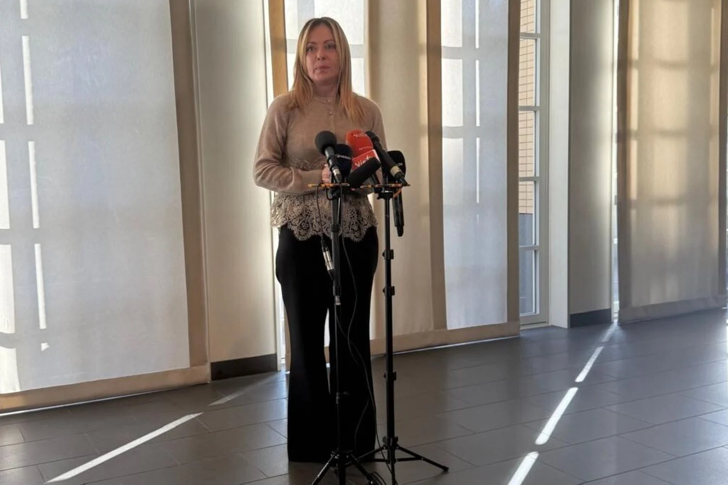 Meloni em Tóquio: 'A Groenlândia precisa entrar na agenda da NATO'