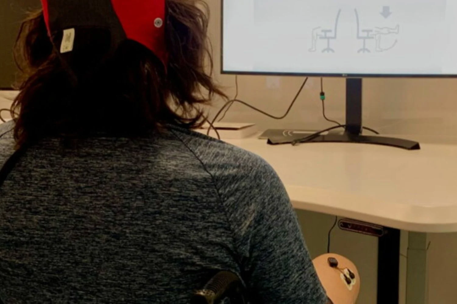 EEG não invasivo pode reativar membros paralisados após lesão medular, diz estudo