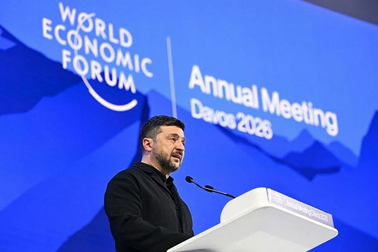 Il "giorno della marmotta" di Zelensky, che attacca l'Europa "Persa e divisa" — rainews.it