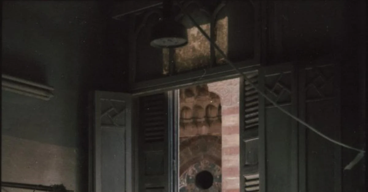 Cross-Looking: o projeto fotográfico de Andrea Savorani Neri no Centro Archeologico Italiano do Cairo