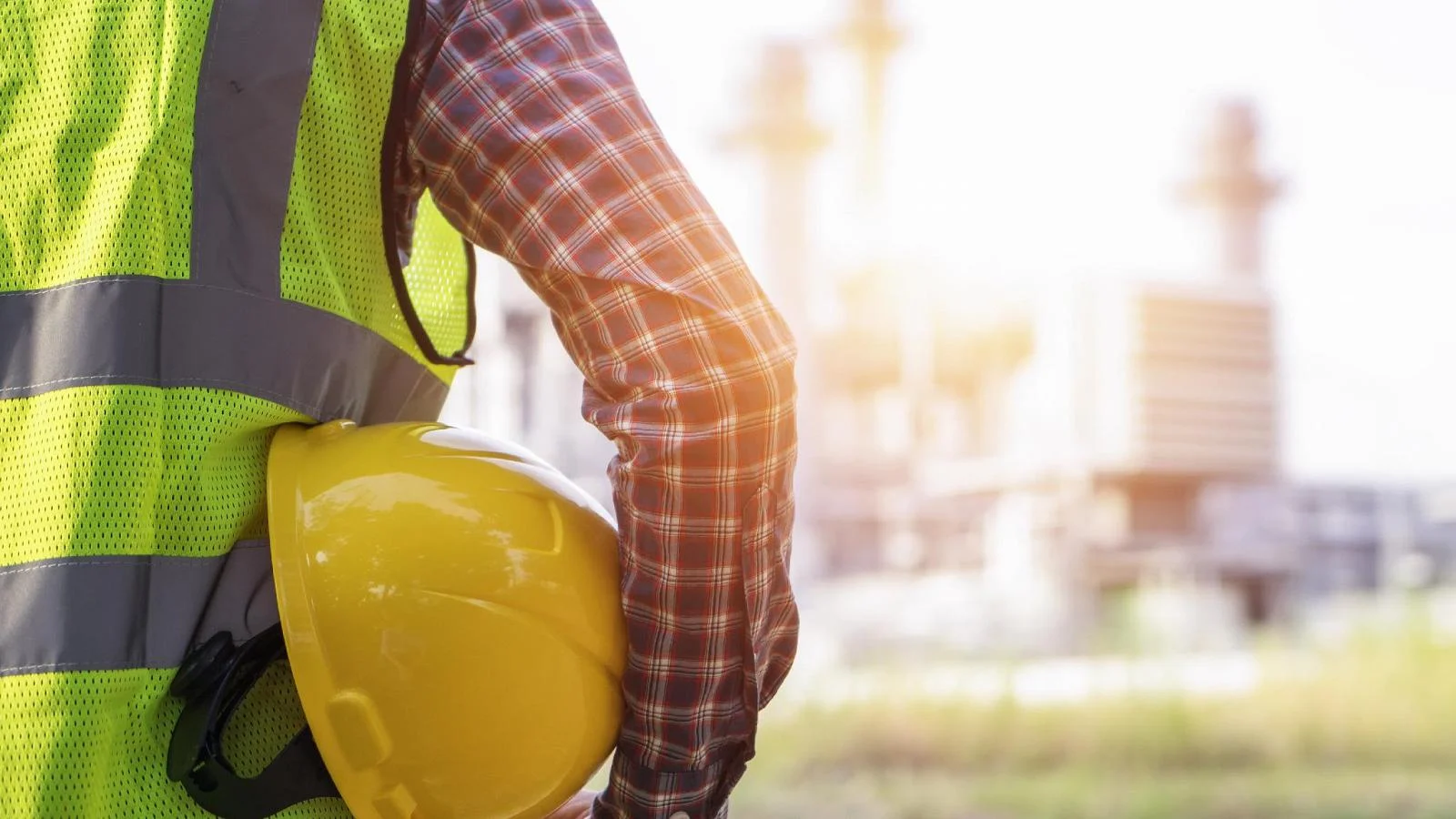 Operário é esmagado por guindaste em Livorno; outro morre após incidente em canteiro de Avezzano