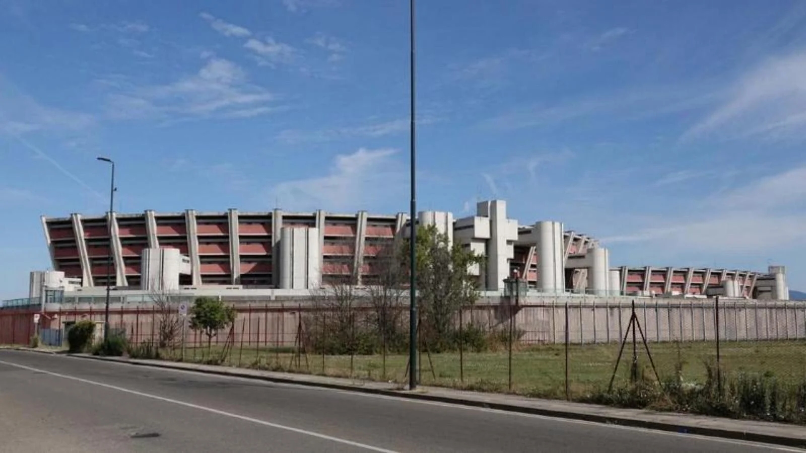 Tribunal de Florença confirma condenações por tortura em Sollicciano: inspetora e oito agentes sentenciados