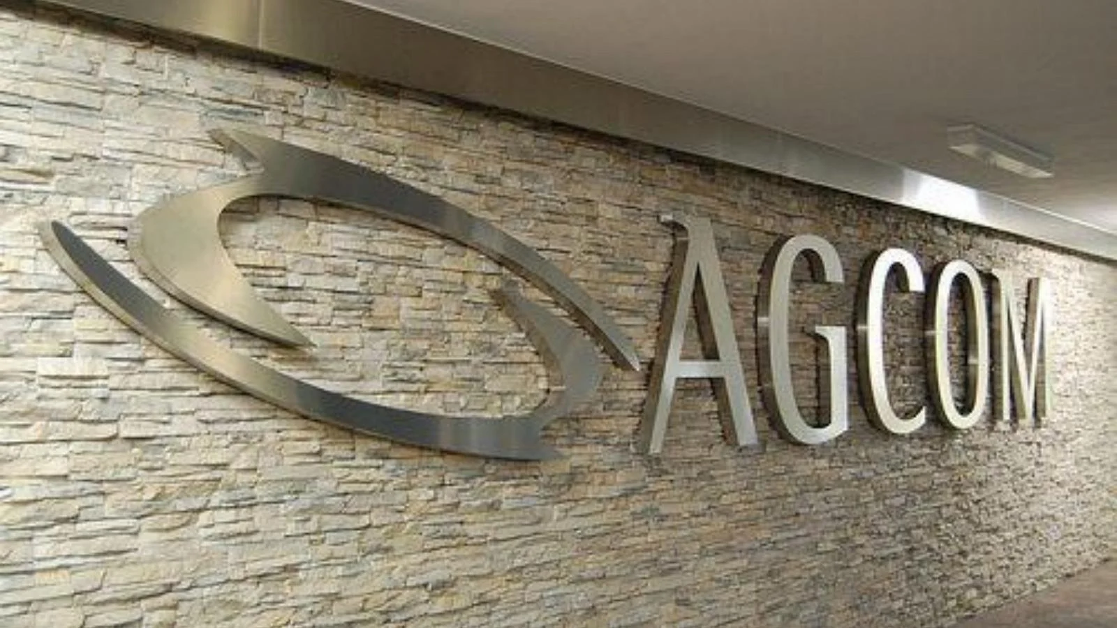 Agcom abre inquérito a operadores de bagarinagem digital e mira venda irregular de ingressos para Milano Cortina 2026