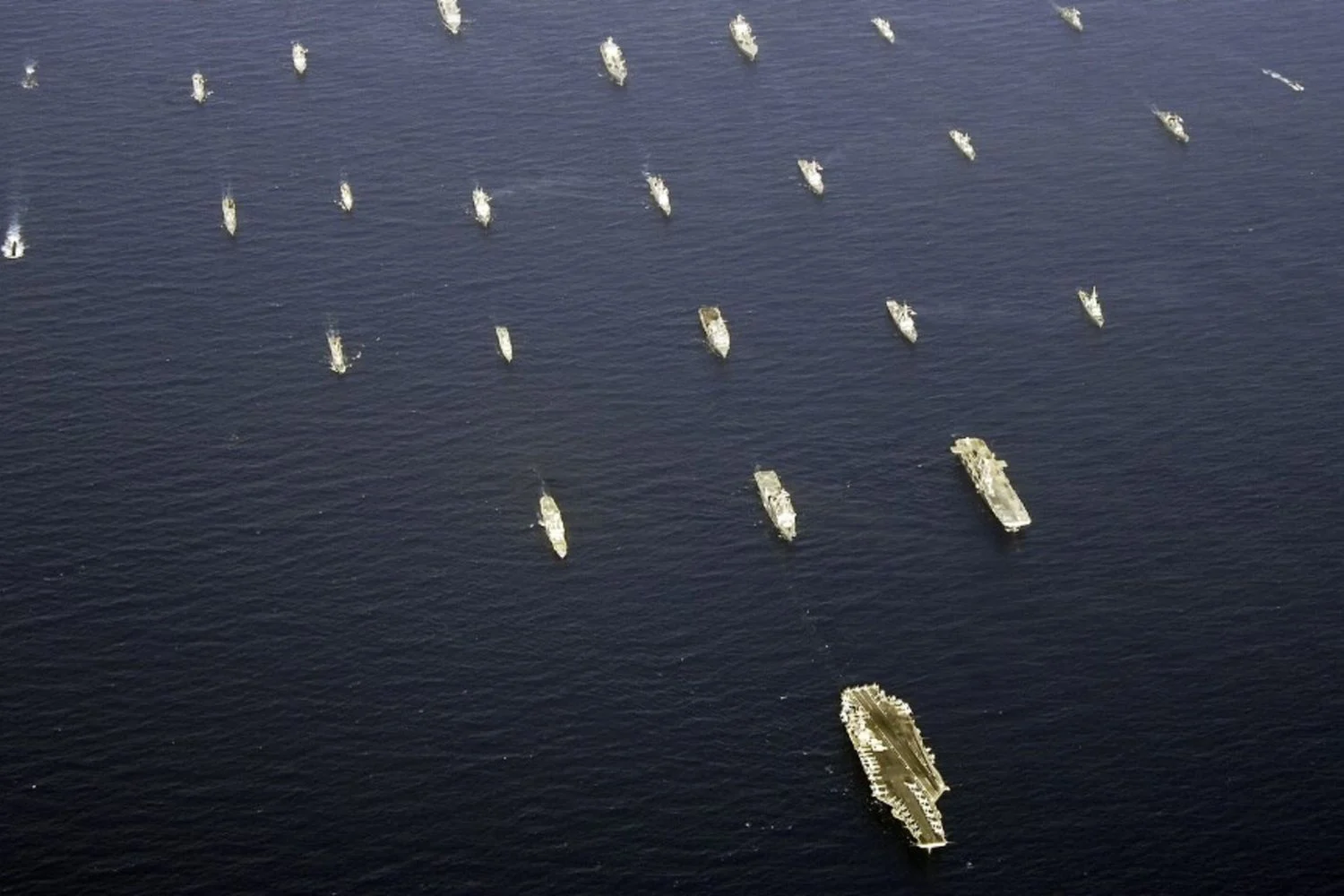 Trump envia 'imponente frota' dos EUA ao Golfo enquanto tensão com o Irã se agrava