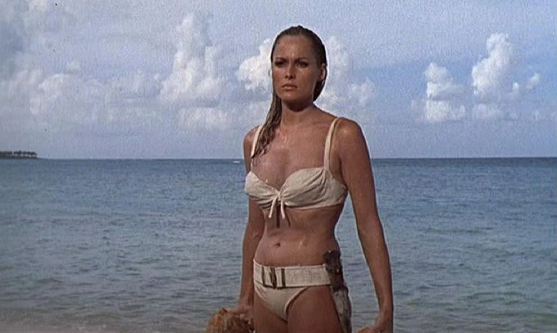 Ursula Andress truffata: «Sono sotto choc, ho perso 20 milioni di euro a causa di un raggiro» — corriere.it