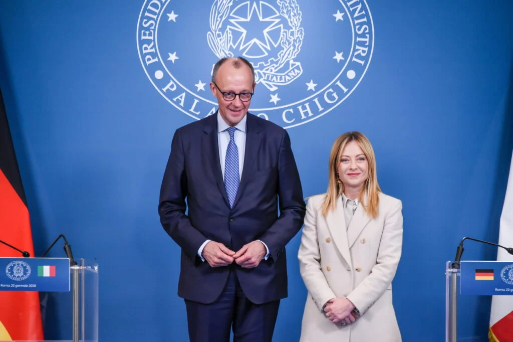 Meloni e Merz: aliança Roma‑Berlim busca desmontar a burocracia da UE para reforçar competitividade