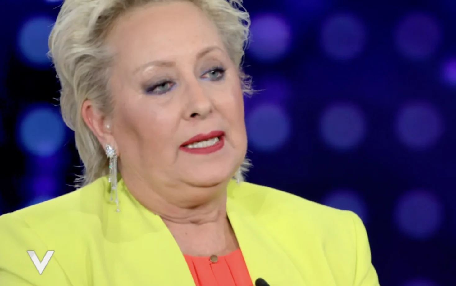 Carolyn Smith revela terceiro retorno do câncer: descobriu ao notar seu cão e enfrentou 30 radioterapias