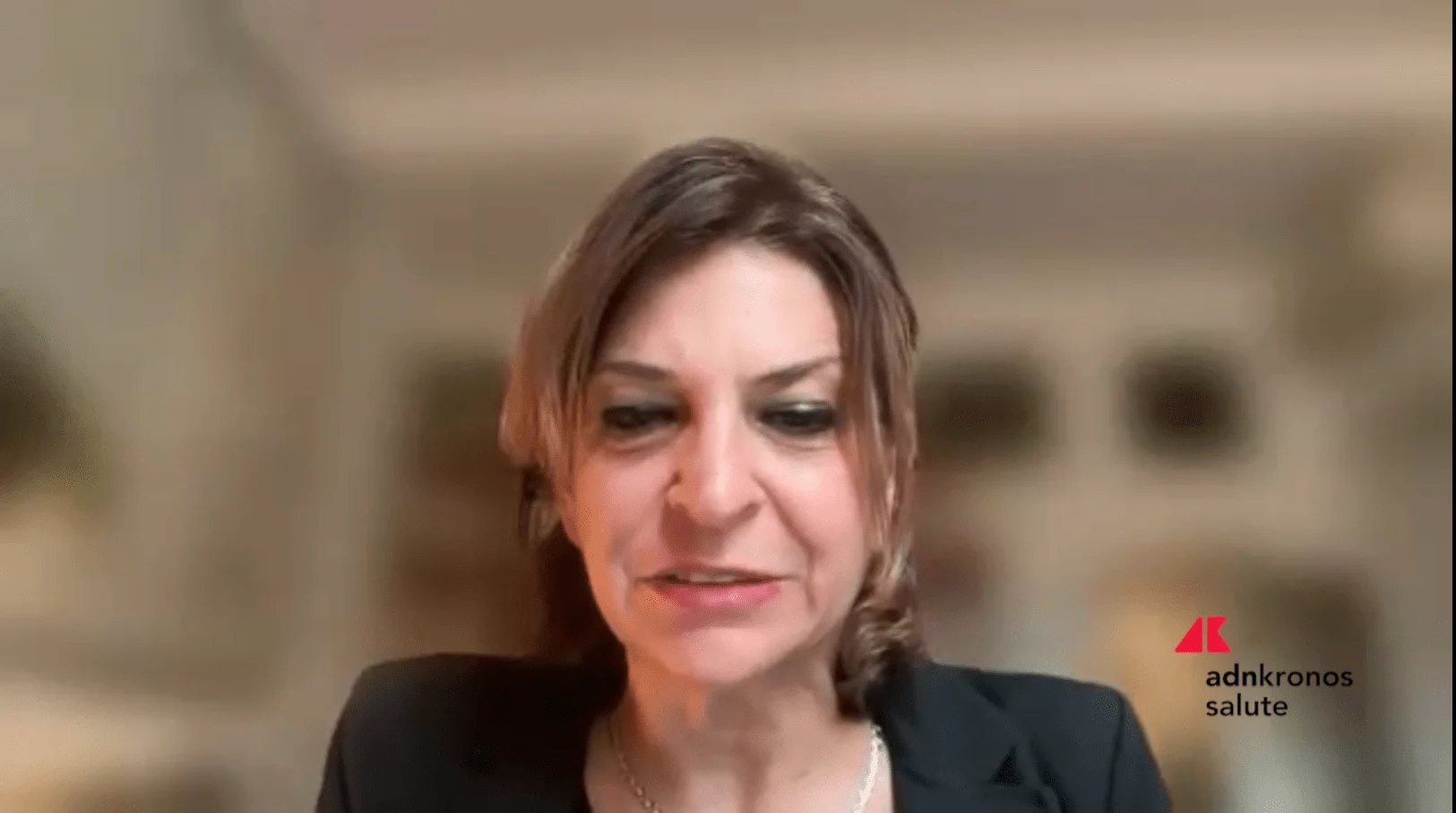 Campanha por aumento do preço do cigarro: Giulia Veronesi defende medida de saúde pública