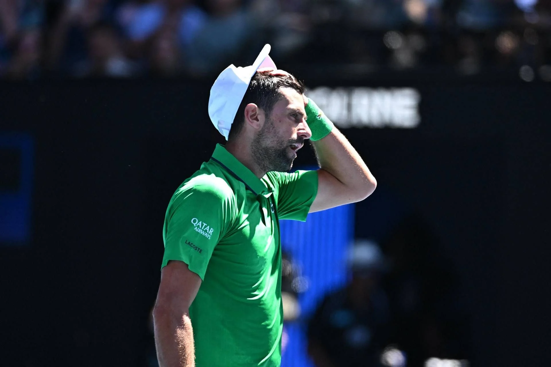 Djokovic evita desclassificação e segue às oitavas do Australian Open 2026